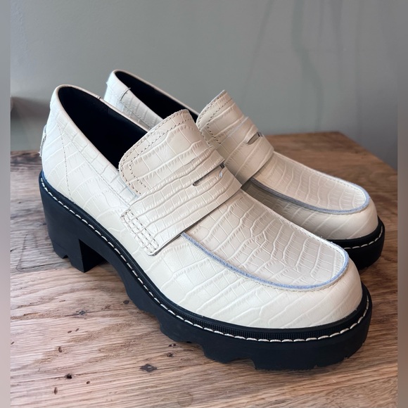 Sorel Joan Now City Loafer NWOT - Picture 4 of 10